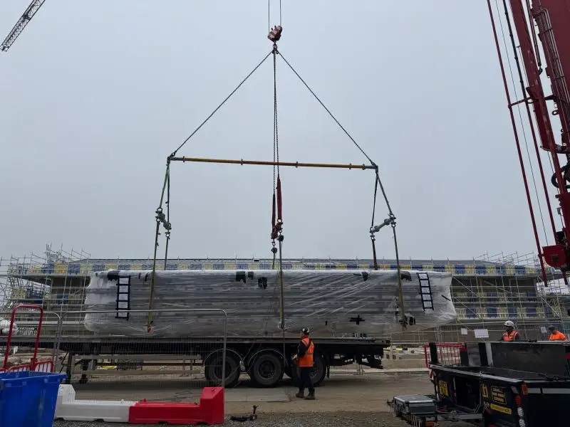 Specialist lifting through planning and coordination